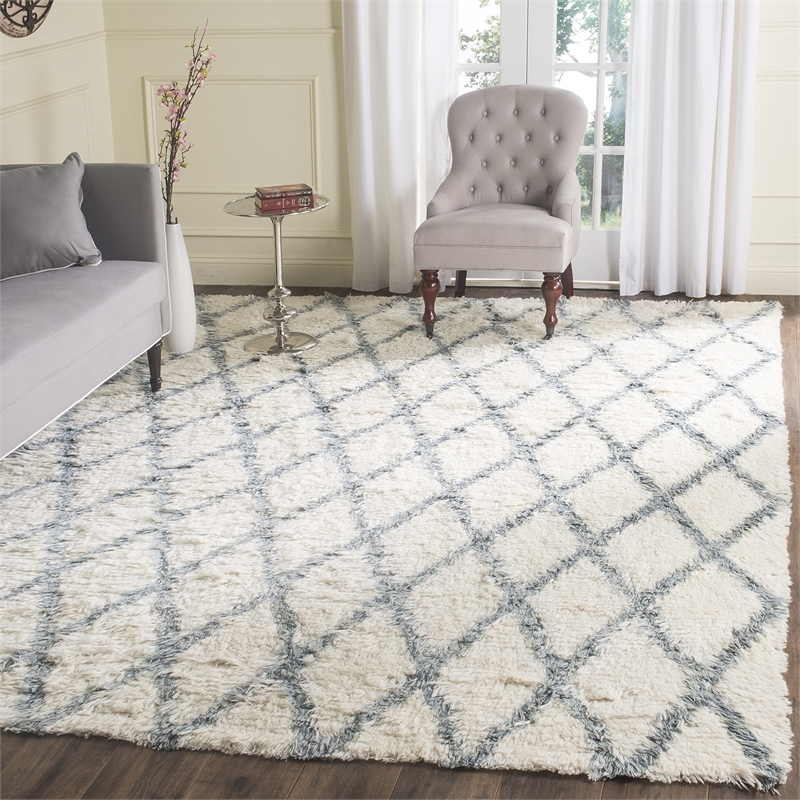 Safavieh Kenya 8' X 10' Hand Knotted Rug in Ivory and Blue