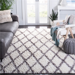 Safavieh Kenya 6' X 9' Hand Knotted Rug in Ivory and Gray