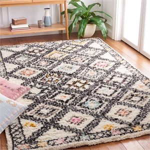 Safavieh Kenya 6' X 9' Hand Knotted Wool and Cotton Rug in Natural