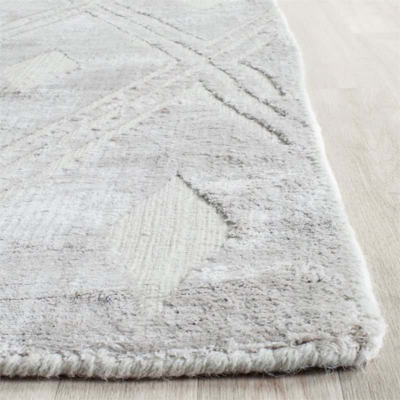 Safavieh Mirage 8' X 10' Hand Woven Rug in Silver