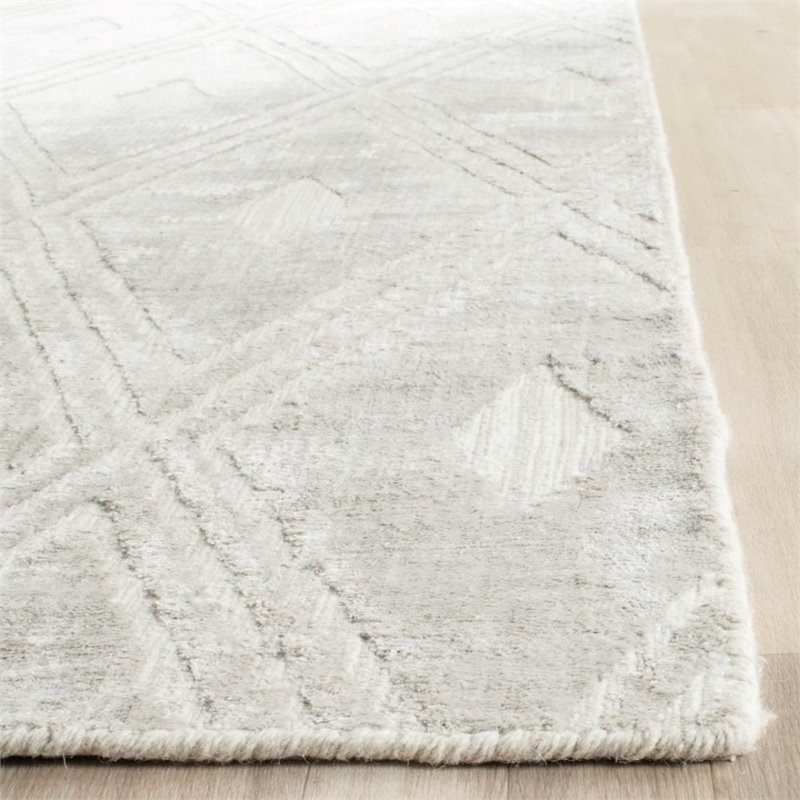 Safavieh Mirage 8' X 10' Hand Woven Rug in Silver