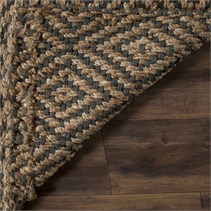 Safavieh Natural Fiber 4' X 6' Hand Woven Jute Rug in Natural and Gray