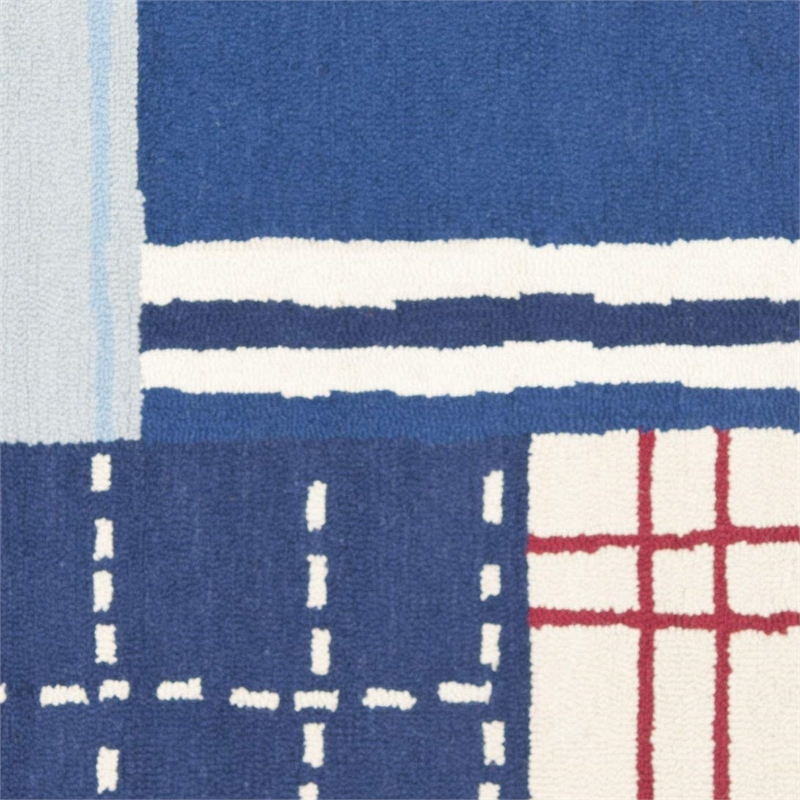 Safavieh 4' X 6' Hand Tufted Rug in Blue