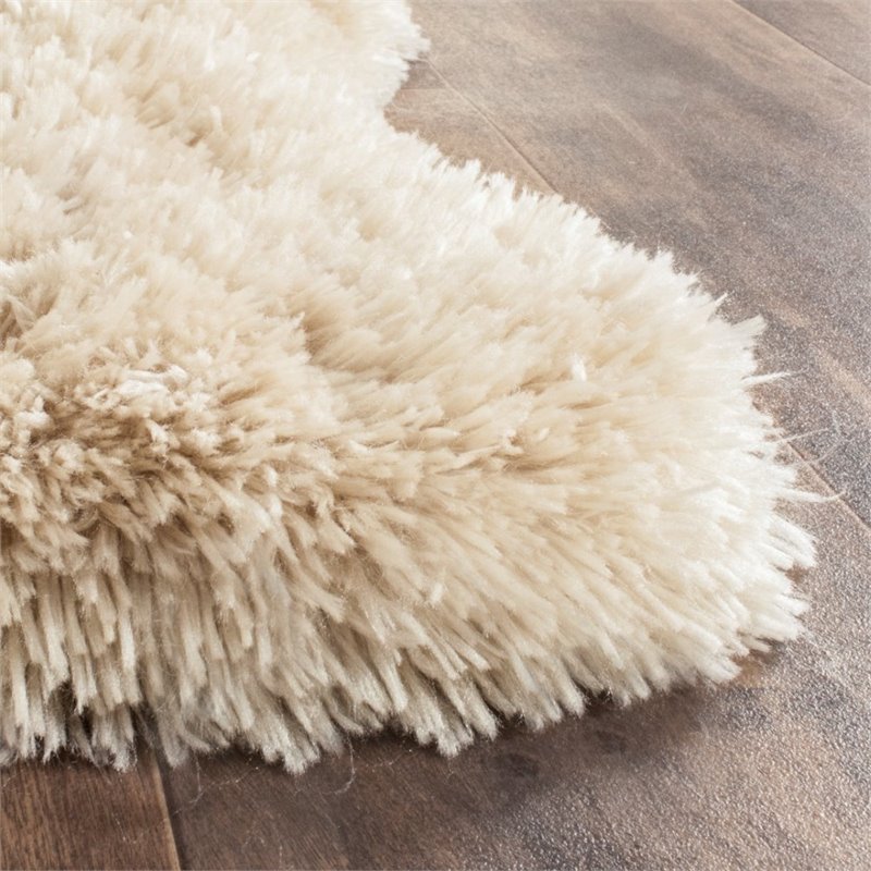 Safavieh Arctic Shag 4' X 6' Sheep Shaped Hand Tufted Rug in Beige