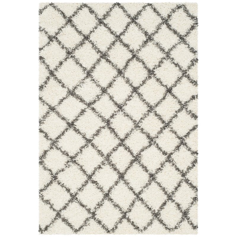 Safavieh Dallas Shag 3' X 5' Power Loomed Rug in Ivory and Dark Green