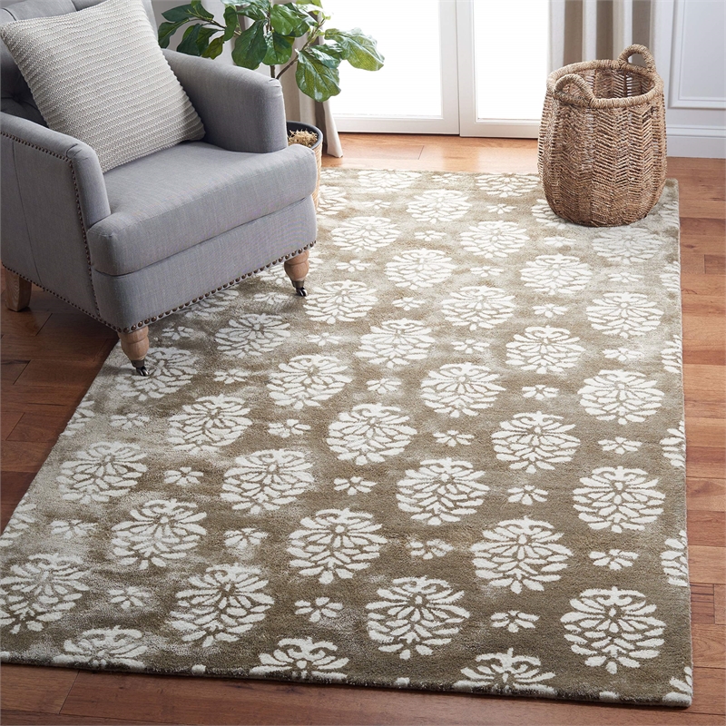 Safavieh Soho 6' Square Hand Tufted Wool Rug in Beige and Ivory