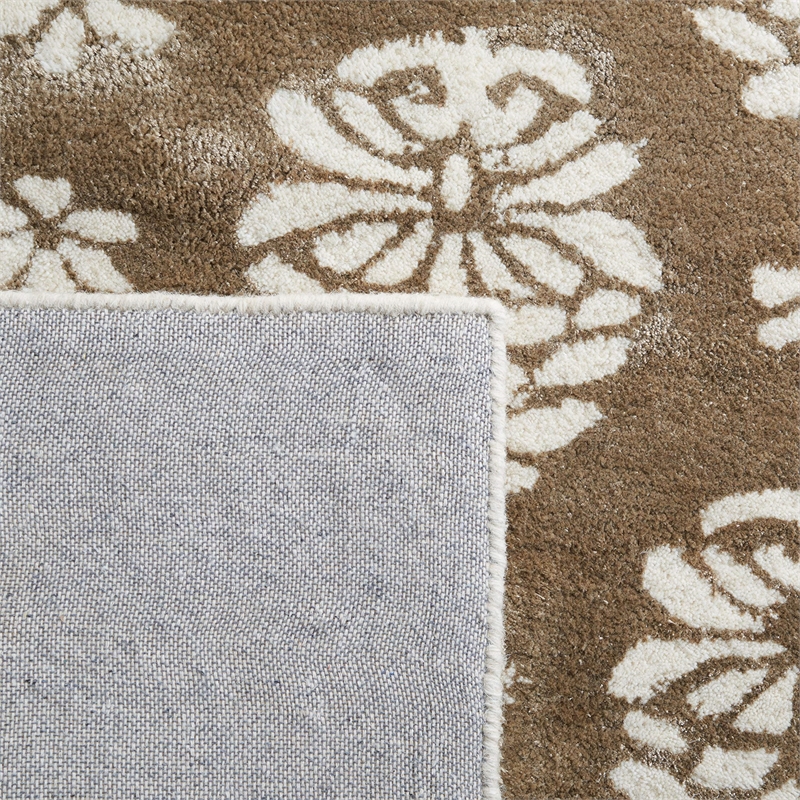 Safavieh Soho 6' Square Hand Tufted Wool Rug in Beige and Ivory