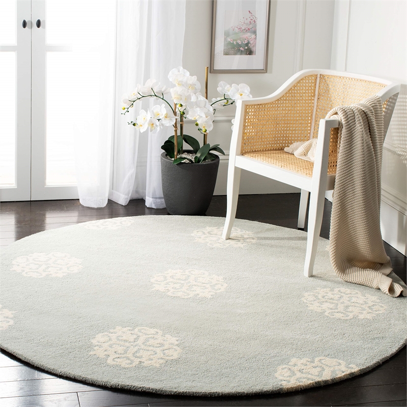 Safavieh Soho 8' Round Hand Tufted Wool Rug in Gray and Ivory