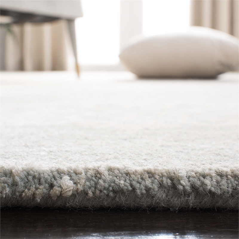 Safavieh Soho 8' Round Hand Tufted Wool Rug in Gray and Ivory