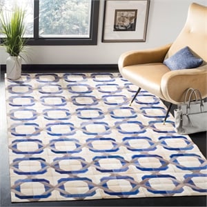 Safavieh Studio Leather 5' X 8' Hand Woven Leather Rug in Ivory