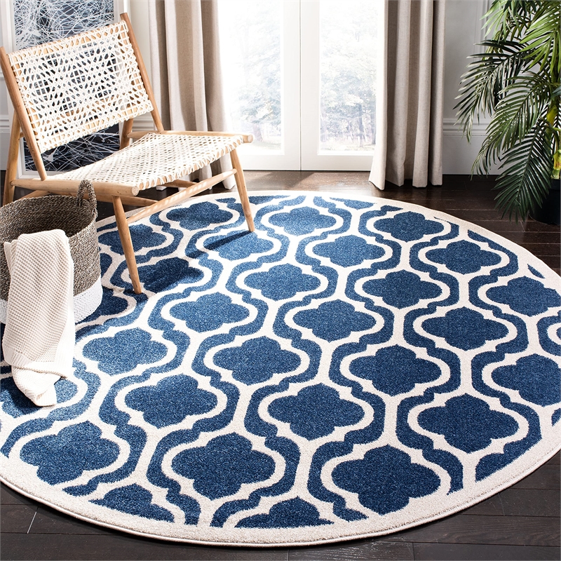 Safavieh Amherst 7' X 7' Round Rug in Navy and Beige