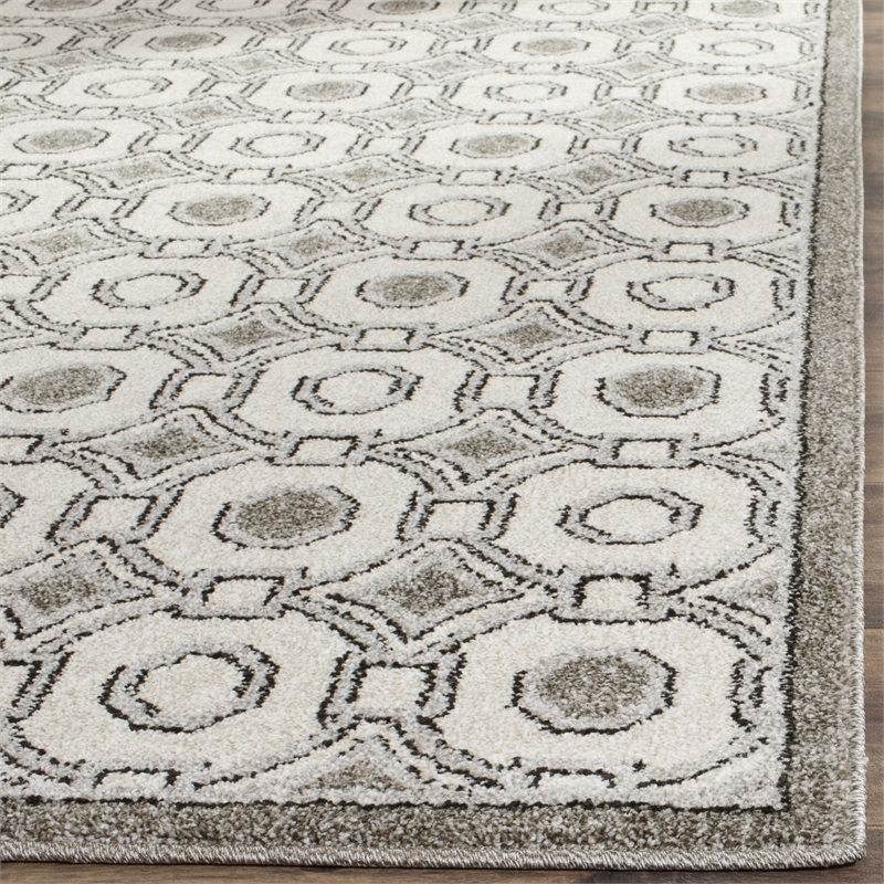 Safavieh Amherst 4' X 6' Rug in Ivory and Gray