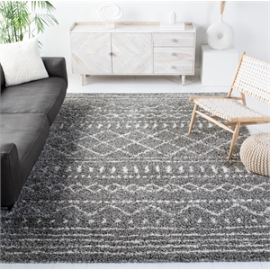 Safavieh Arizona Shag 5' 1&quot X 7' 6&quot Rug in Brown and Ivory