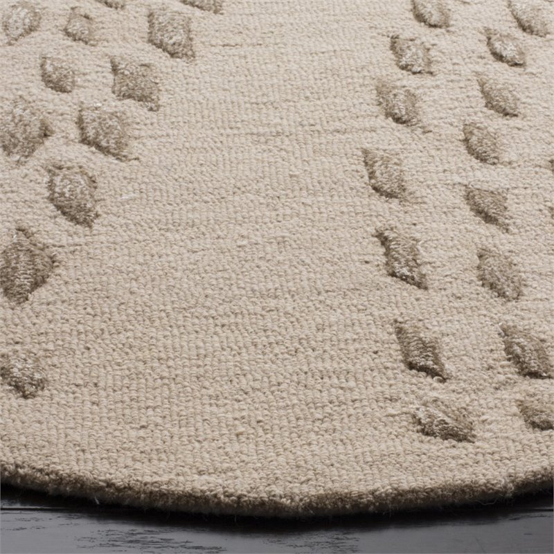 Safavieh Bella 6' X 9' Hand Tufted Wool Pile Rug in Sand and Brown