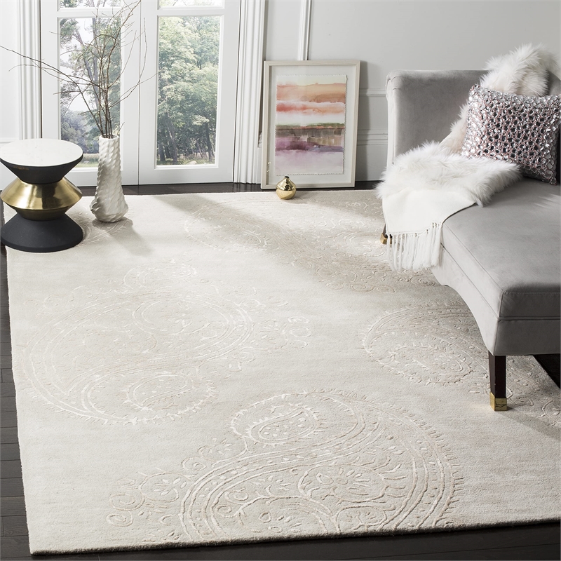 Safavieh Bella 8' X 10' Hand Tufted Rug in Silver and Beige