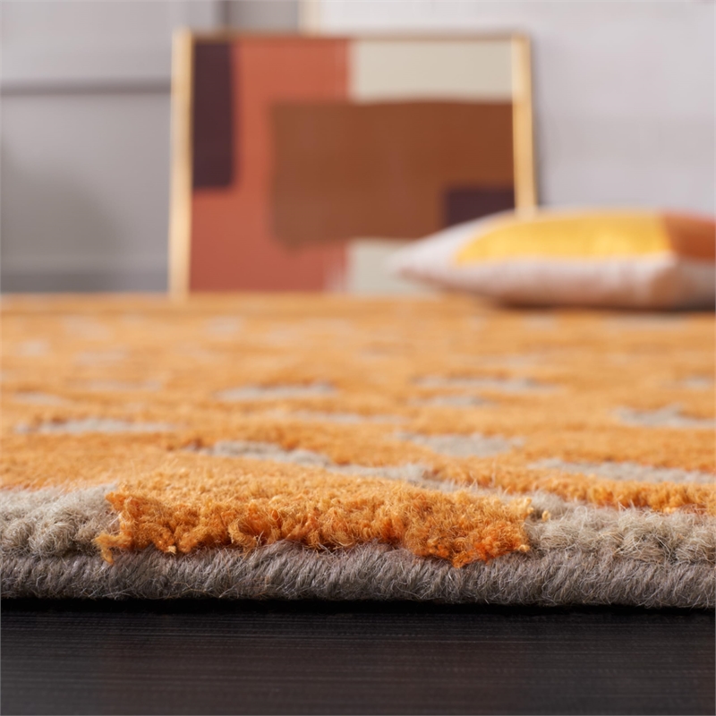 Safavieh Blossom 5' X 8' Hand Hooked Rug in Gray and Orange