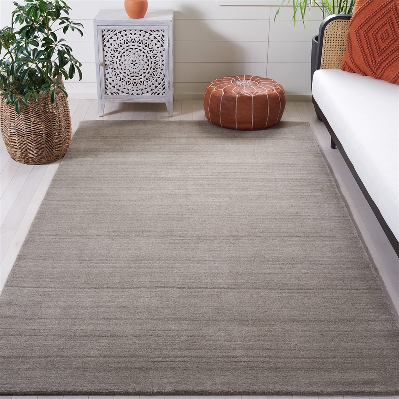 Safavieh Himalaya 6' X 9' Hand Loomed Rug in Pewter
