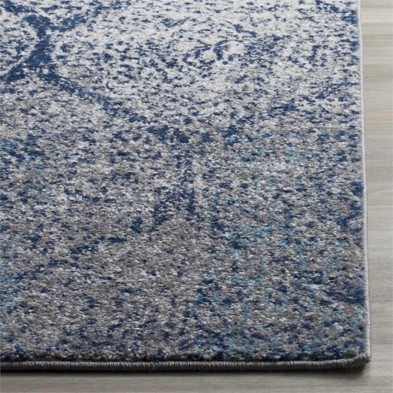 Safavieh Madison 4' X 6' Rug in Navy and Silver