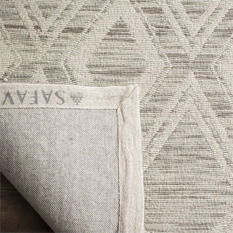 Safavieh Marbella 4' X 6' Hand Woven Wool Rug in Light Brown and Ivory