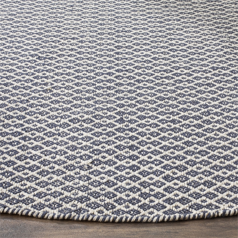 Safavieh Montauk 6' X 9' Hand Woven Cotton Pile Rug in Ivory and Navy
