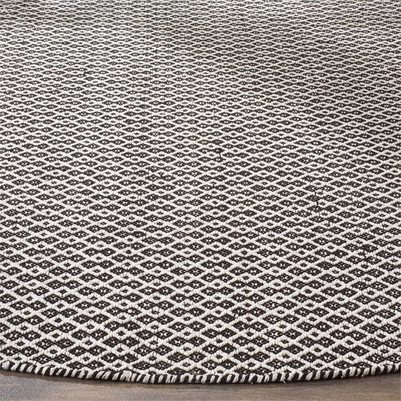 Safavieh Montauk 6' X 9' Hand Woven Cotton Pile Rug in Ivory and Black