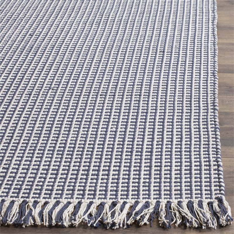 Safavieh Montauk 5' X 8' Hand Woven Cotton Pile Rug in Ivory and Navy