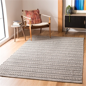 Safavieh Montauk 4' X 6' Hand Woven Cotton Pile Rug in Ivory and Black
