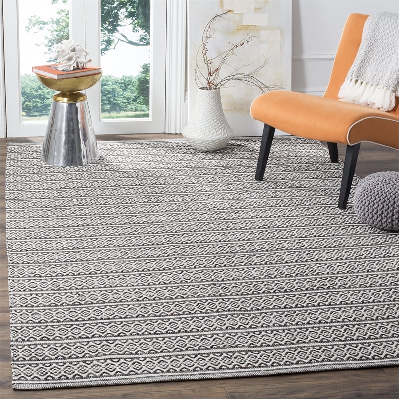 Safavieh Montauk 8' X 10' Hand Woven Cotton Rug in Ivory and Black