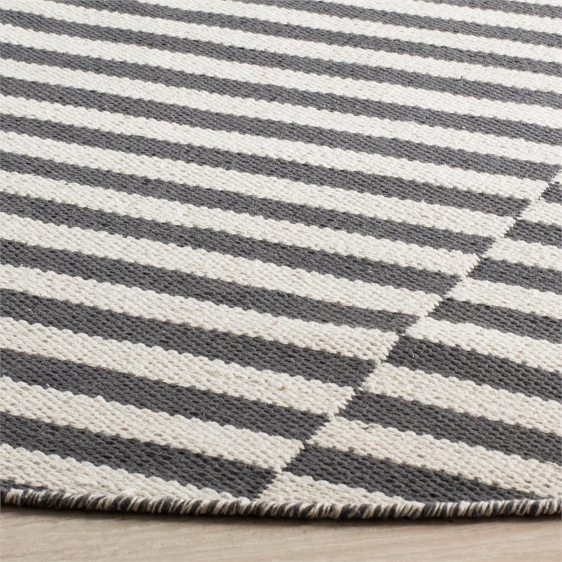 Safavieh Montauk 6' X 6' Round Hand Woven Cotton Rug in Ivory and Gray