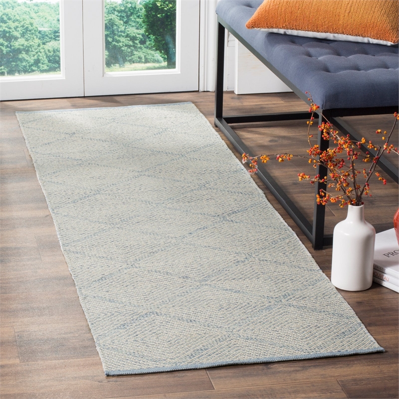 Safavieh Montauk 3' X 5' Hand Woven Cotton Rug in Black