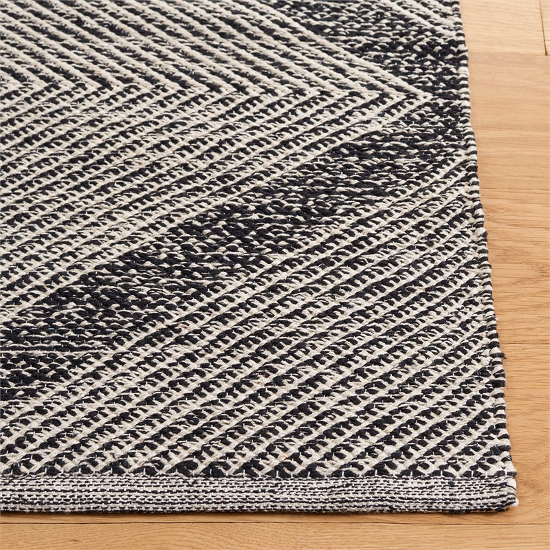 Safavieh Montauk 5' X 8' Hand Woven Cotton Rug in Black