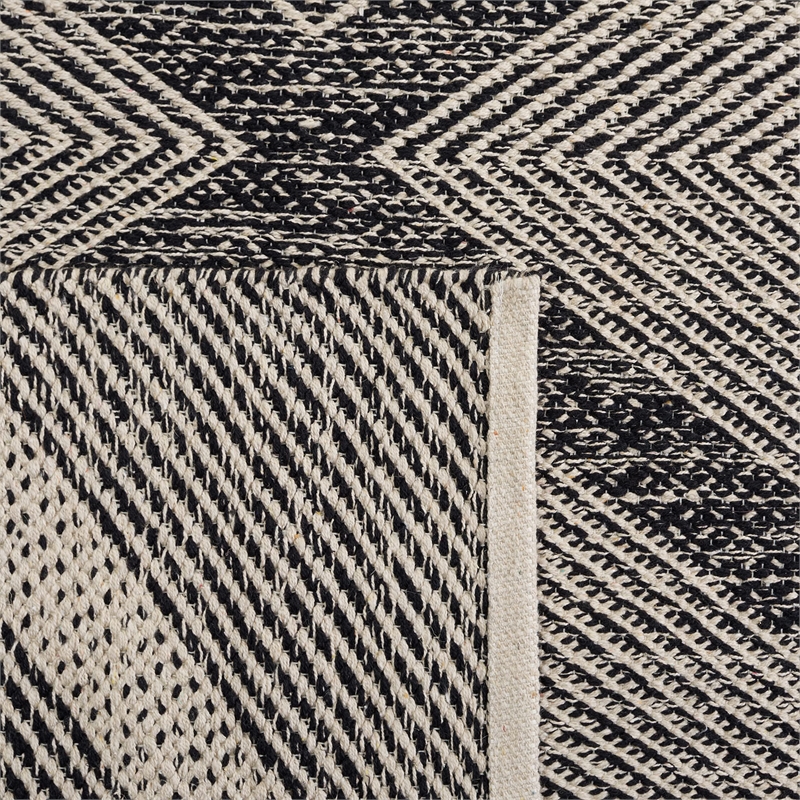 Safavieh Montauk 5' X 8' Hand Woven Cotton Rug in Black