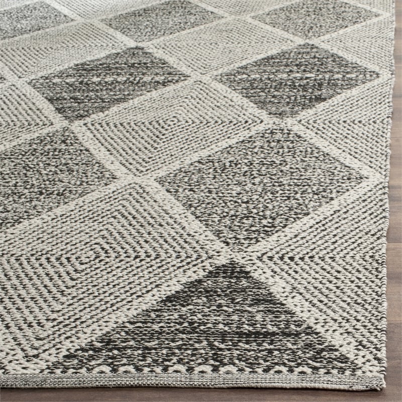 Safavieh Montauk 4' X 6' Hand Woven Cotton Rug in Black