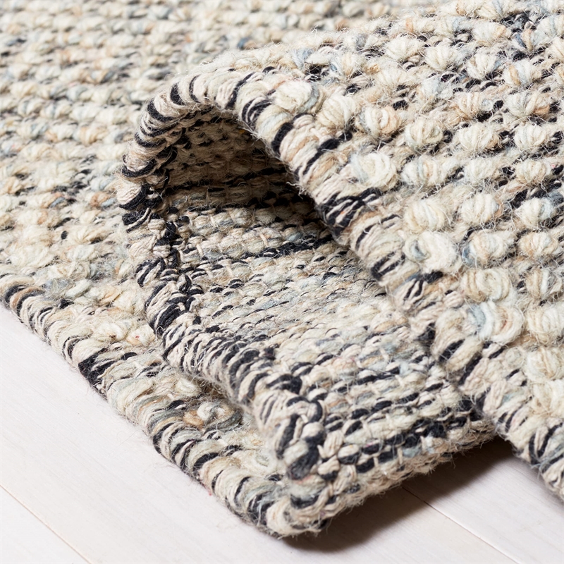Safavieh Natura 4' X 6' Hand Tufted Rug in Camel and Gray