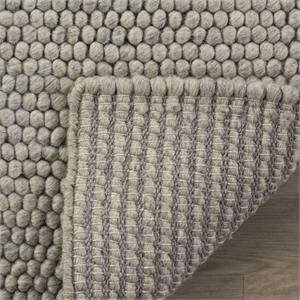 Safavieh Natura 4' X 6' Hand Tufted Rug in Silver