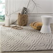 Safavieh Natura 5' X 8' Hand Tufted Rug in Silver