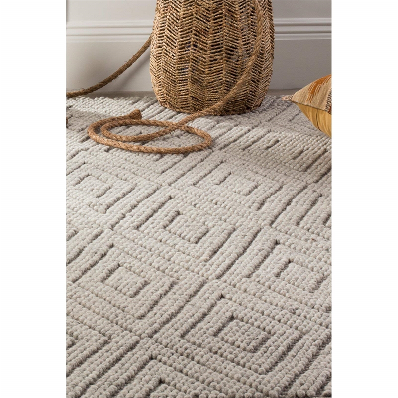 Safavieh Natura 5' X 8' Hand Tufted Rug in Silver