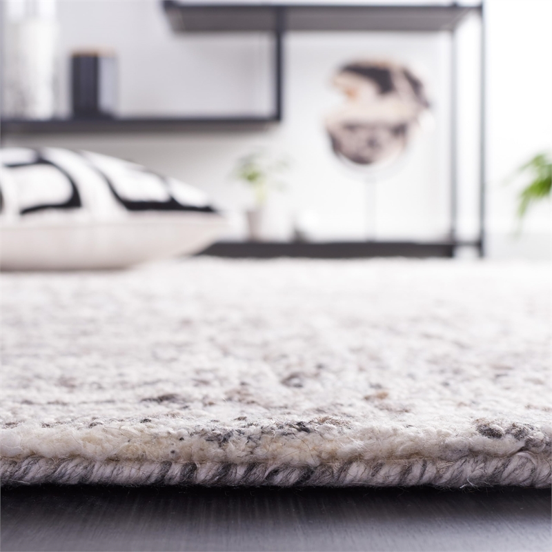 Safavieh Abstract 5' x 8' Hand Tufted Wool Rug in Ivory and Charcoal