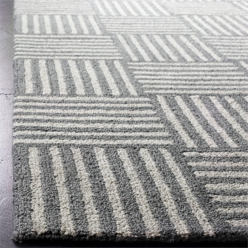 Safavieh Abstract 6' x 9' Hand Tufted Wool Rug in Ivory and Dark Gray