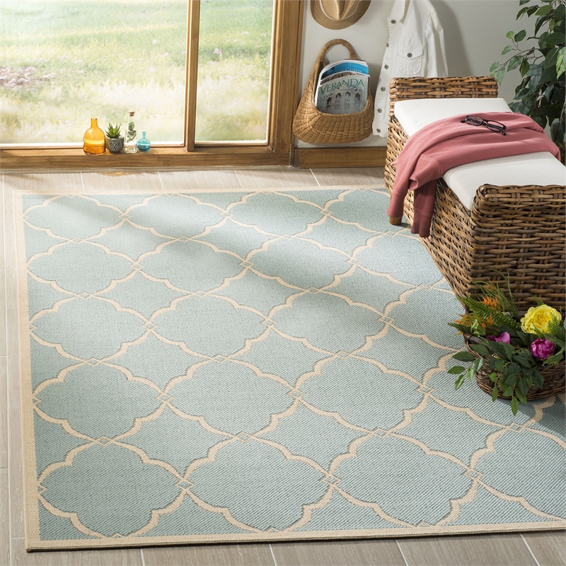 Safavieh Linden 100 4' x 6' Rug in Beige and Cream