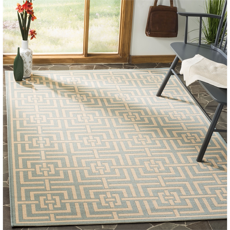 Safavieh Linden 100 4' x 6' Rug in Beige and Cream
