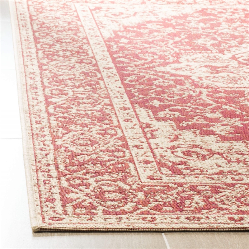 Safavieh Linden 100 2' x 8' Runner Rug in Red and Creme