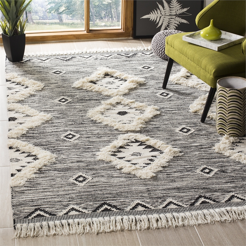 Safavieh Kenya 3' x 5' Hand Knotted Wool Rug in Black and Ivory