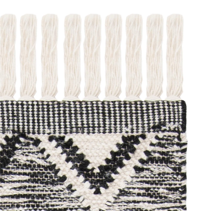 Safavieh Kenya 4' x 6' Hand Knotted Wool Rug in Black and Ivory