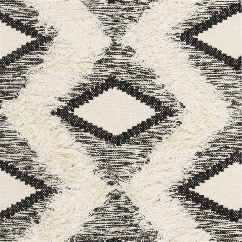 Safavieh Kenya 5' x 8' Hand Knotted Wool Rug in Black and Ivory