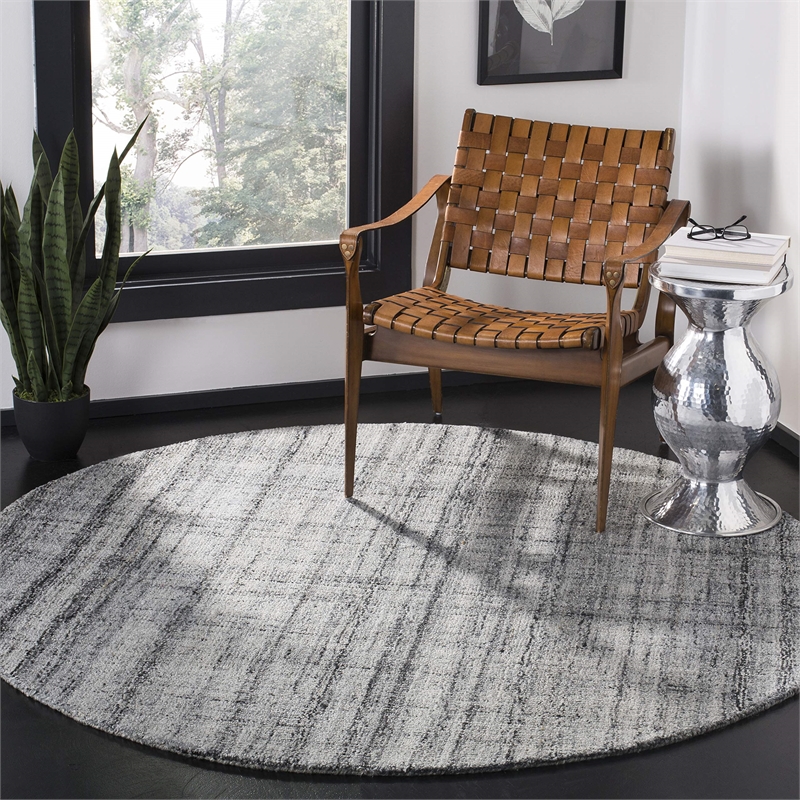 Safavieh Abstract 6' Round Hand Tufted Rug in Gray and Black