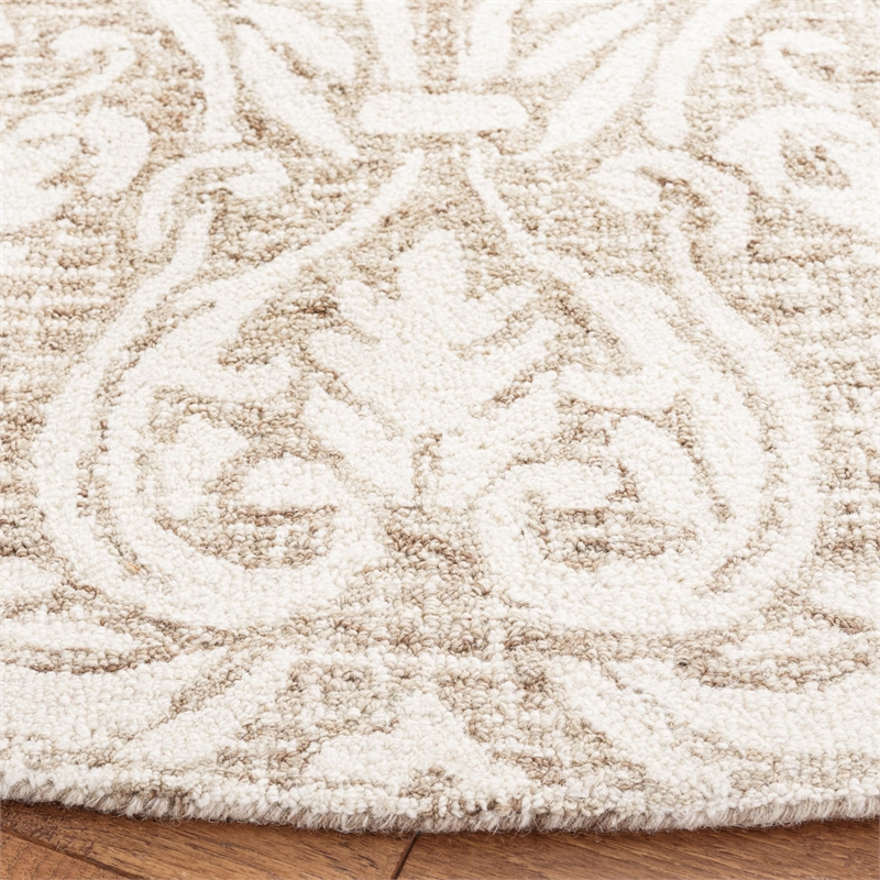 Safavieh Abstract 6' Round Hand Tufted Wool Rug in Gray and Ivory