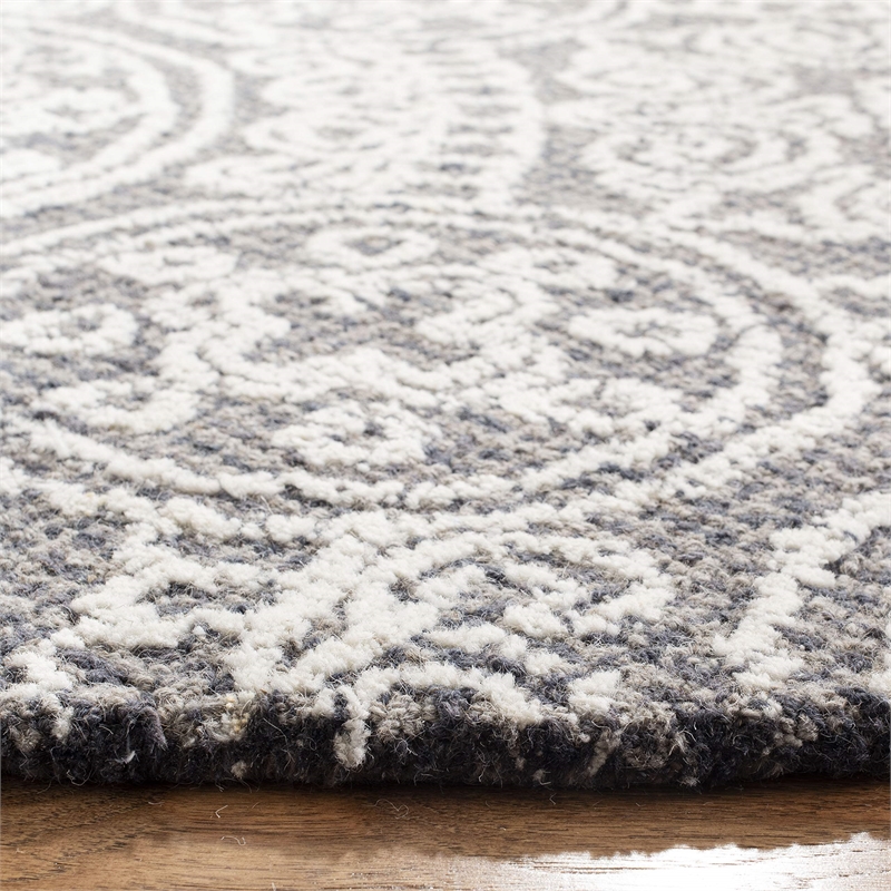 Safavieh Abstract 6' Round Hand Tufted Wool Rug in Gray and Ivory