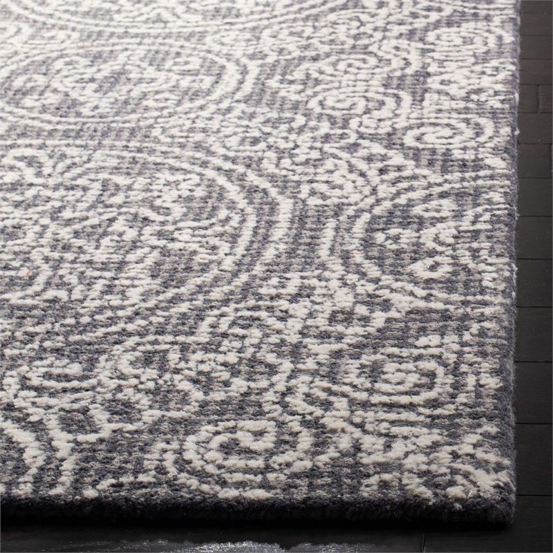 Safavieh Abstract 5' x 8' Hand Tufted Wool Rug in Gray and Ivory