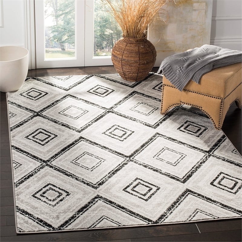 Safavieh Skyler 3' x 5' Rug in Gray and Ivory